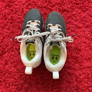 Boys under armour cleats 13